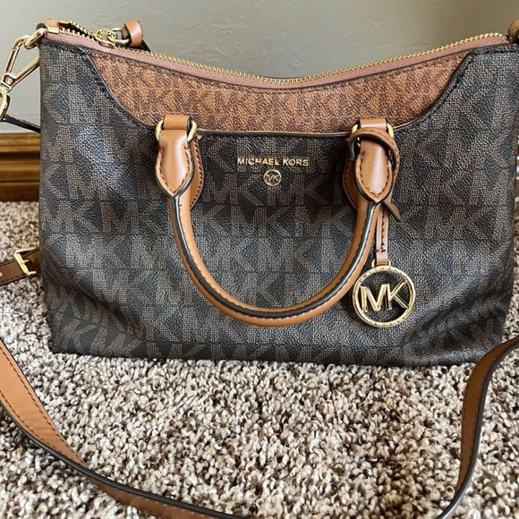 Michael Kors small satchel crossbody - Picture 2 of 8